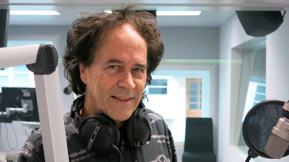 Roland Zoss im Radiostudio Bern
