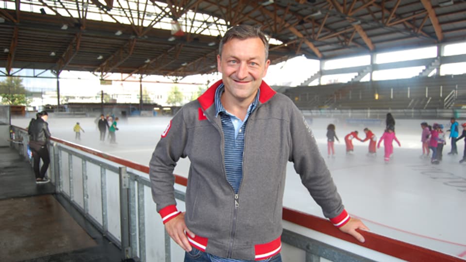 Alex Reymondin, Vizepräsident und Sportchef des EHC Thun in der halboffenen Grabengut-Eishalle in Thun.
