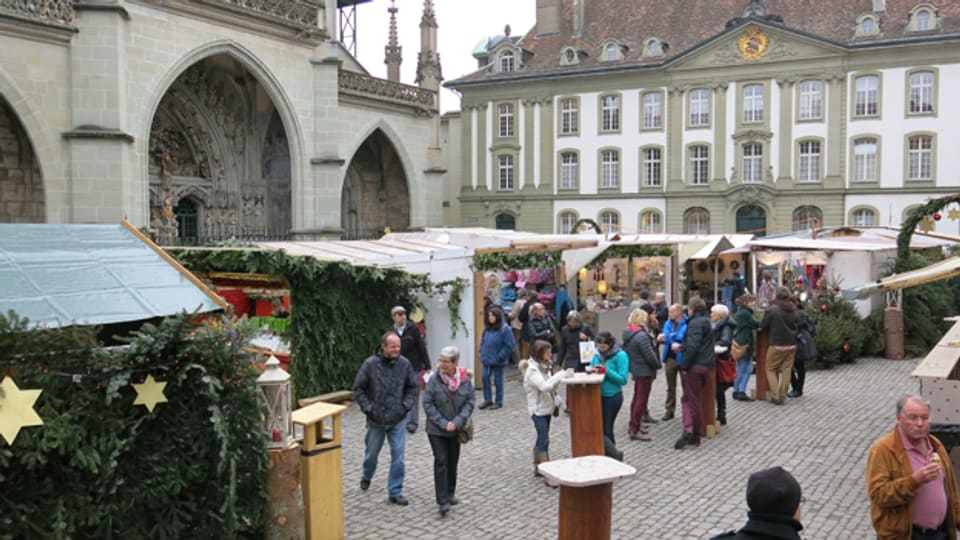 Beliebter Weihnachtsmarkt beim Berner Münster - nur wegen dem Glühwein?