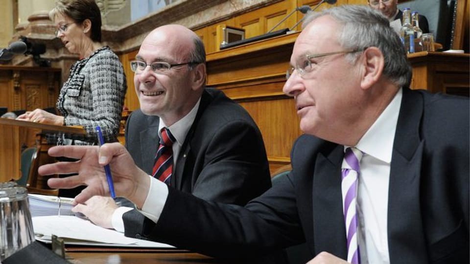 Jean-Pierre Graber (rechts im Bild) ist zurück im Nationalrat, wo er bis 2011 bereits politisierte.