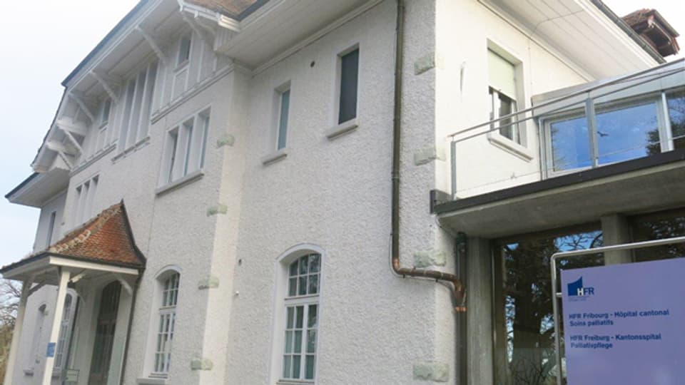 Das Palliativzentrum in der alten Villa St-François in Freiburg.