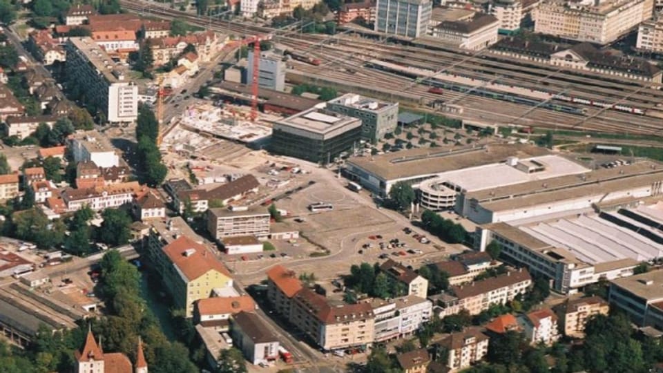 Hinter dem Bieler Bahnhof ist der Netzwerkstandort geplant.