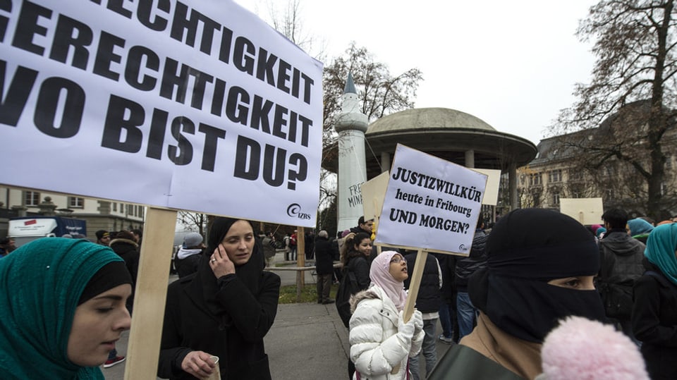 Als Reaktion auf das Verbot demonstrierten in Freiburg im November 2014 rund 300 Personen.