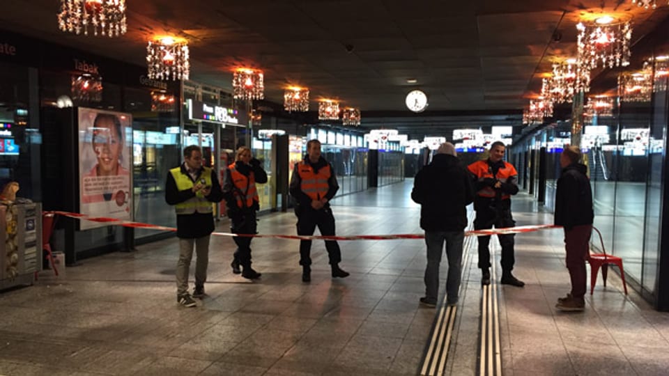 Die Neuengass-Passage beim Bahnhof Bern - Poliziei statt Pendlerströme