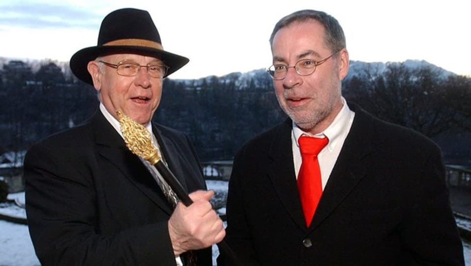 Klaus Baumgartner (l.) übergibt Alexander Tschäppät das Zepter in der Stadt Bern.