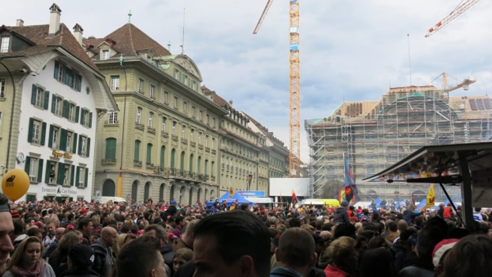 Bern feiert seinen SCB auf dem Bundesplatz