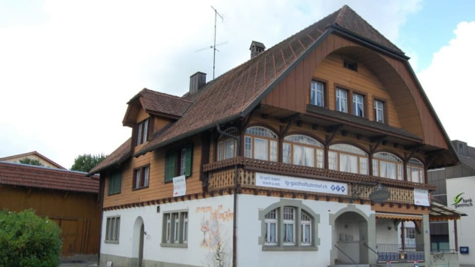 Seit drei Jahren geschlossen: Der über 100jährige Gasthof Bahnhof in Schwarzenburg.