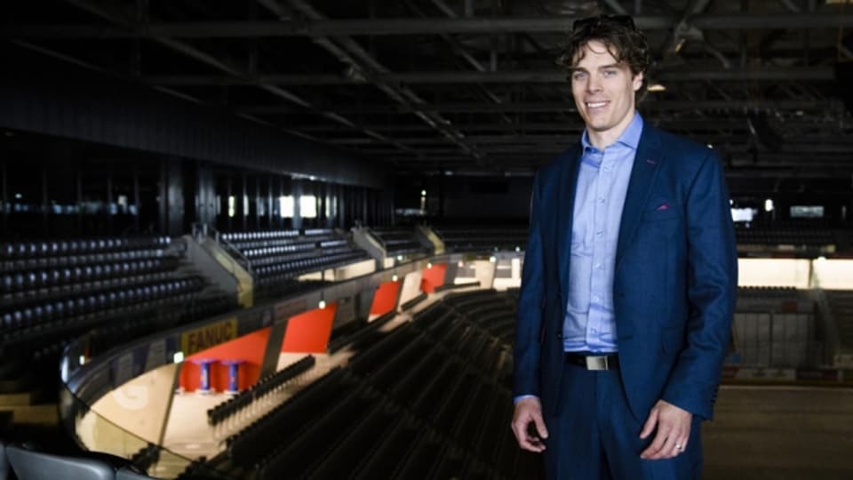 Seine neue Umgebung: Jonas Hiller in der Bieler Tissot Arena.