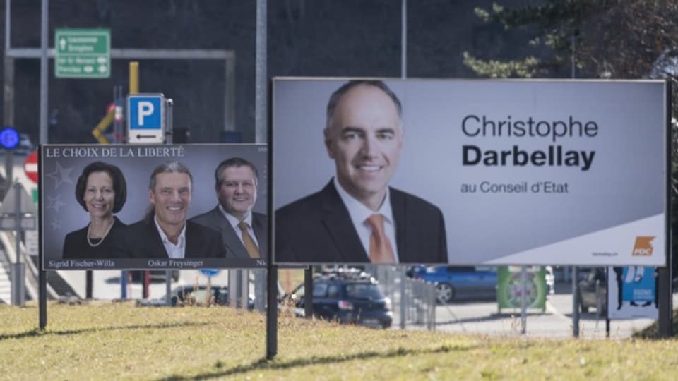 Wahlplakate prägen weiterhin das Walliser Strassenbild.