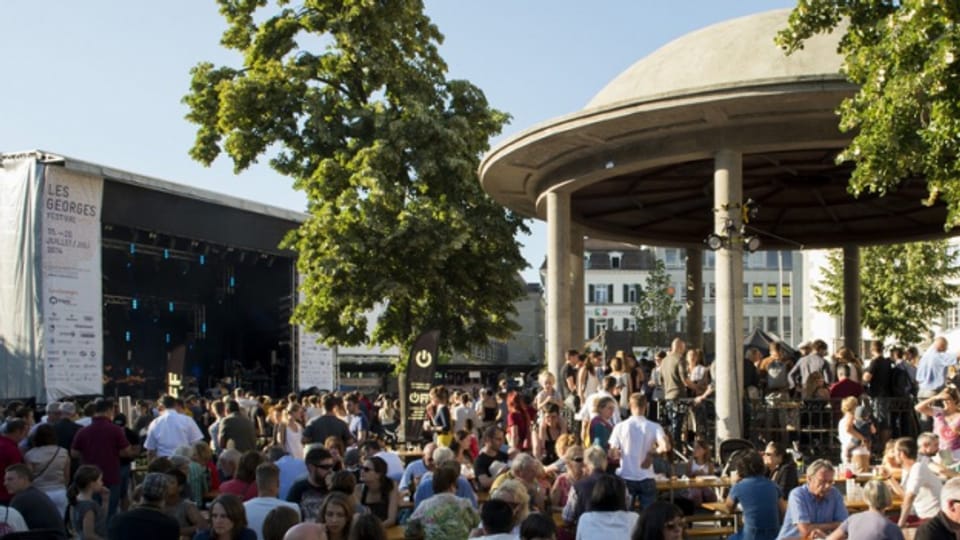 Kultur soll für alle zugänglich sein. Im Bild: das Festival «Les Georges» auf dem Python-Platz in der Stadt Freiburg.