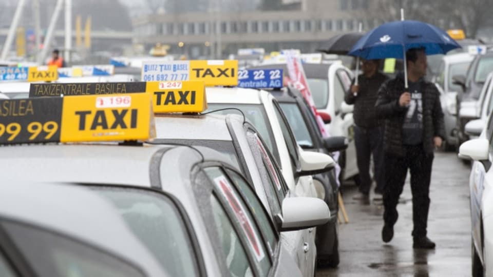 Die Bernische Regierung prüft eine Lockerung im Taxigewerbe.