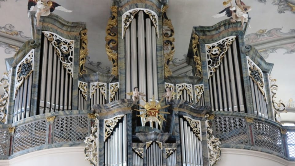 In Freiburg gibt es viele Kirchen und Klöster und damit viele Orgeln.