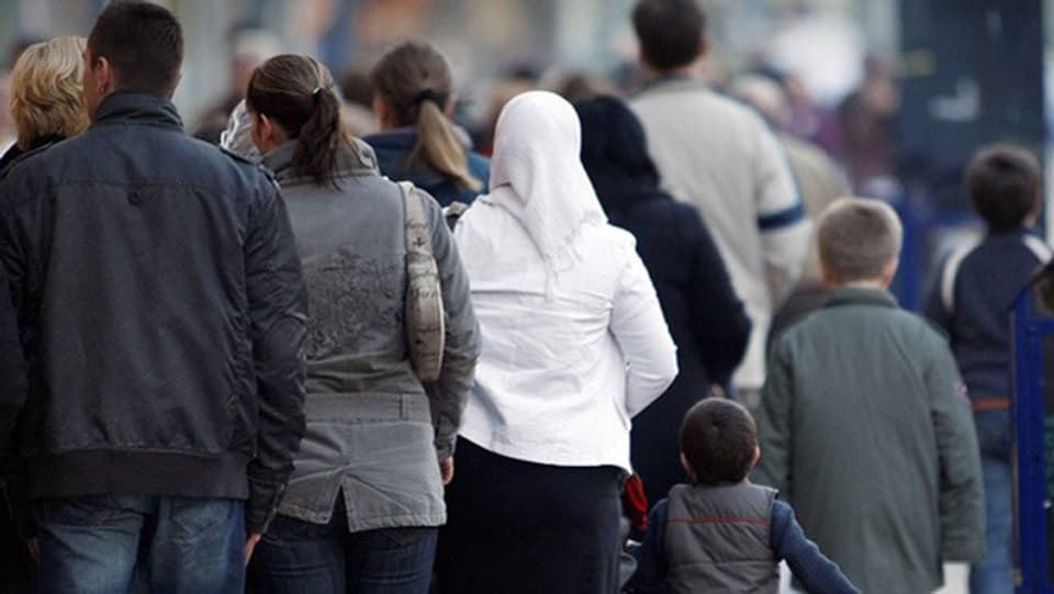 Die Stadt Bern will in der Verwaltung mehr Migrantinnen und Migranten beschäftigen.