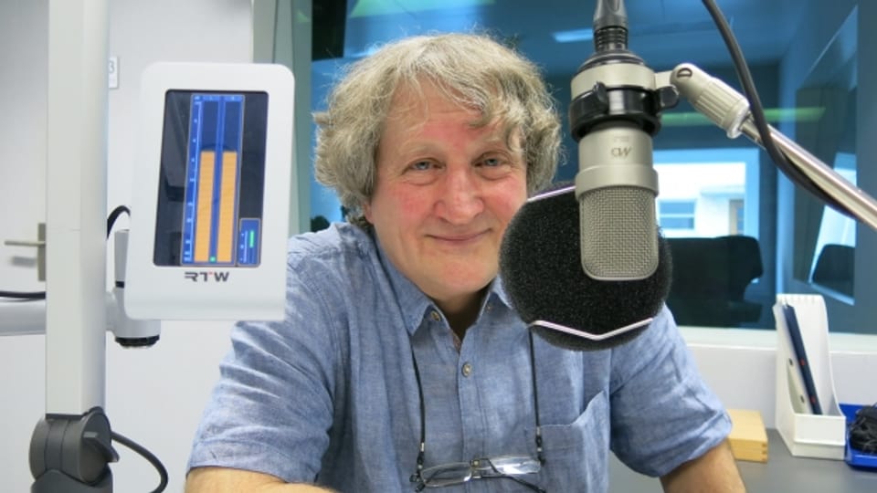 Gusti Pollak vor der Berner Fasnacht im SRF-Radiostudio.