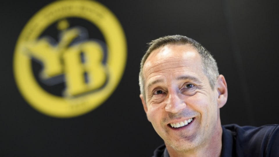 Hatte bei YB gut lachen: Adi Hütter verlässt Bern als Meister – und vielleicht auch Cupsieger.