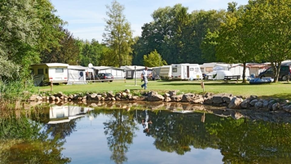 Der Campingplatz in Gampelen befindet sich in einem Naturschutzgebiet.