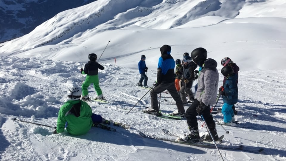Kinder können im Skilager viele wertvolle Erfahrungen sammeln.