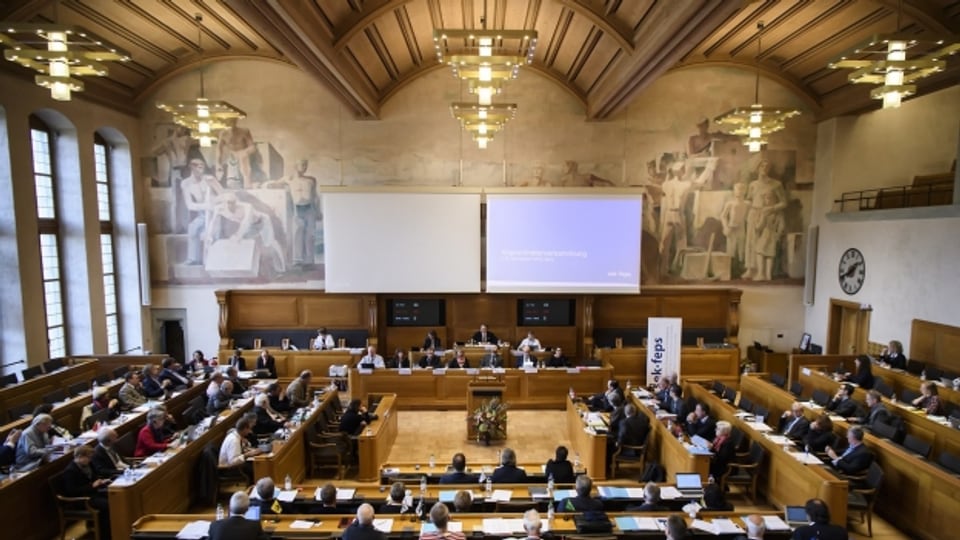 Das Berner Kantonsparlament debattiert über Steuersenkungen.