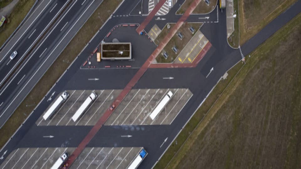 Neben der Autobahnraststätte Wileroltigen wird der Transitplatz für ausländische Fahrende gebaut.