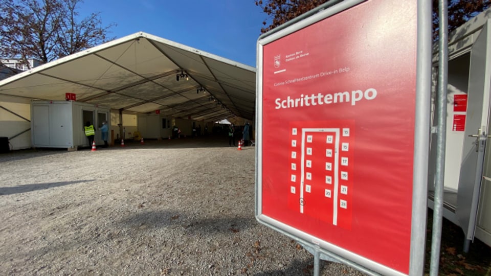 Im neuen Corona-Schnelltestzentrum in Belp können sich pro Tag 500 Personen testen lassen.