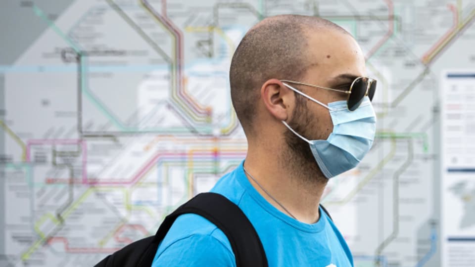 Auch in Bahnhöfen und auf Perrons gilt ab Montag im Kanton Bern eine Maskenpflicht