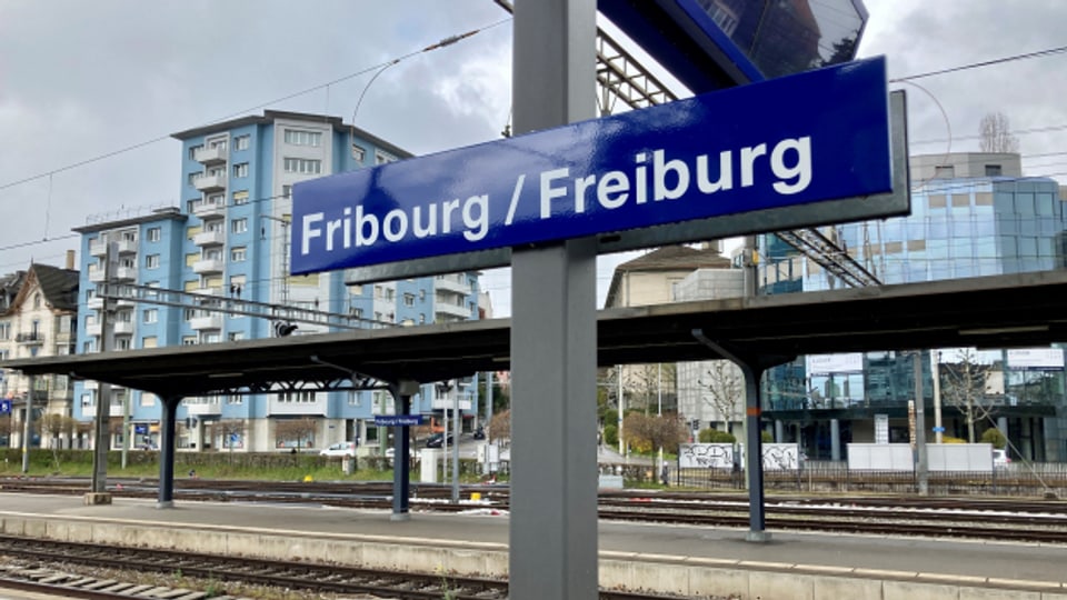 Offiziell ist die Stadt Freiburg französischsprachig. Deutsch ist jedoch oft zu hören.