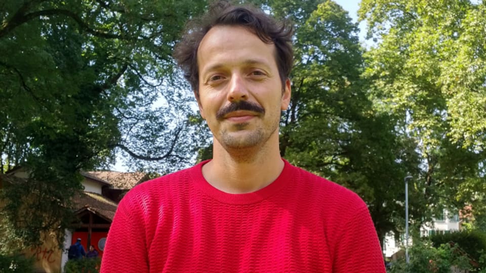 Ilir Hasanaj: ein kultureller Brückenbauer zwischen dem Kosovo und der Schweiz.