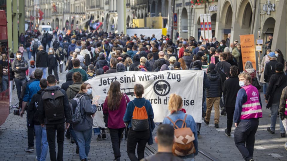 In Bern werden am Samstag mehrere tausend Leute zur bewilligten Kundgebung erwartet.
