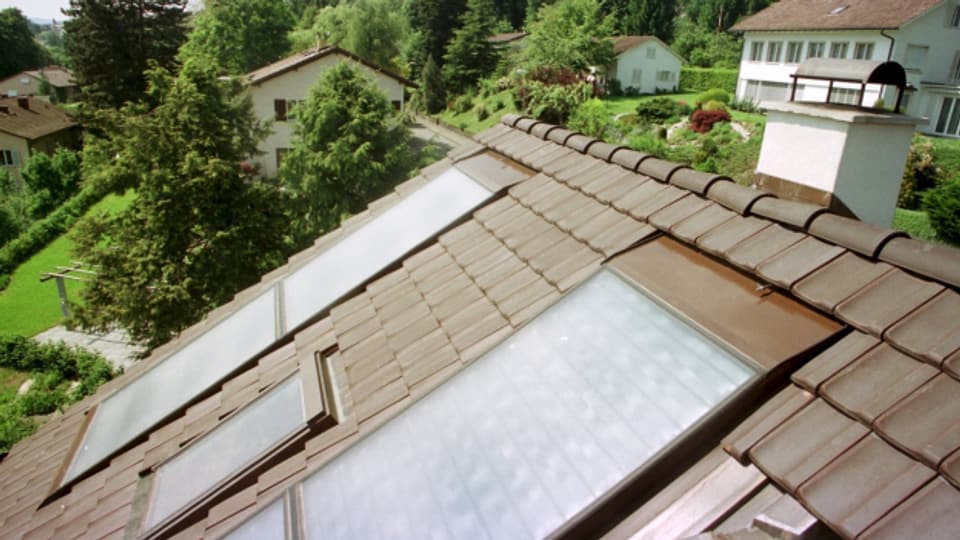 Der gekippte Gesetzesartikel sah vor, die Dachfläche von Gebäuden grundsätzlich mit Solaranlagen auszurüsten.