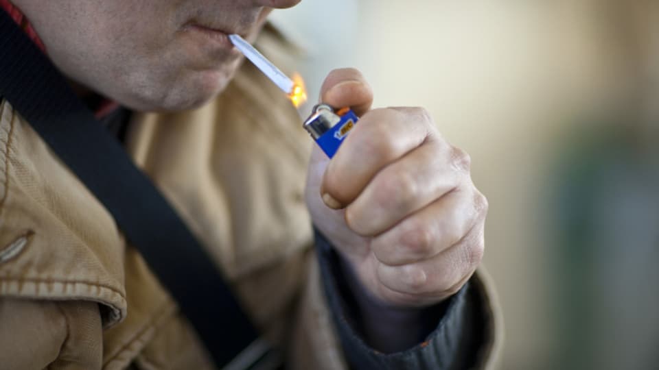 Zigaretten, Alkohol, Drogen: Sucht im Alter wird ein drängenderes Thema.