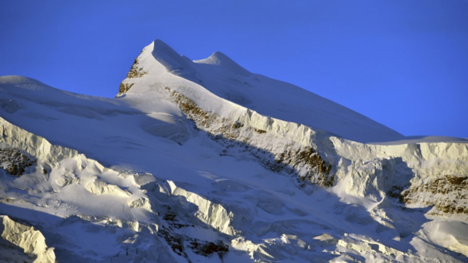 Die Nordseite des Grand Combin: An diesem Berg sind Eisblöcke abgebrochen - 7 Helikopter waren im Einsatz