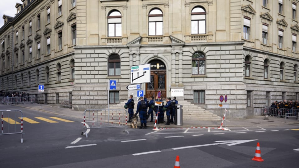 Das Regionalgericht Bern-Mittelland ist im Amthaus, in Bahnhofsnähe.