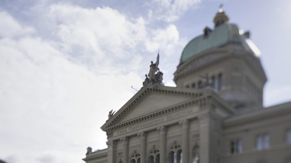 Das Giebeldreieck an der Fassade des Bundeshauses könnte bald verziert sein.