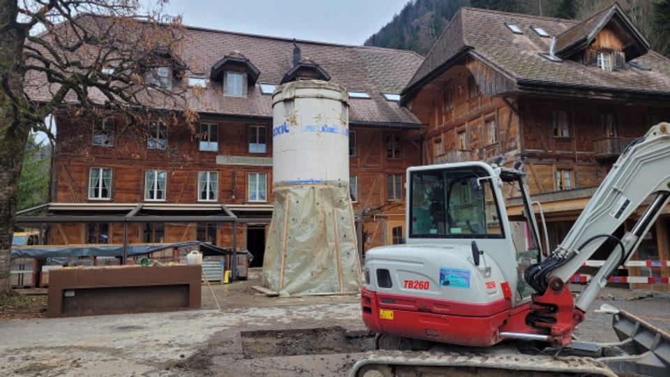 Sechs Monate nach der Katstrophe: Der Wiederaufbau läuft.