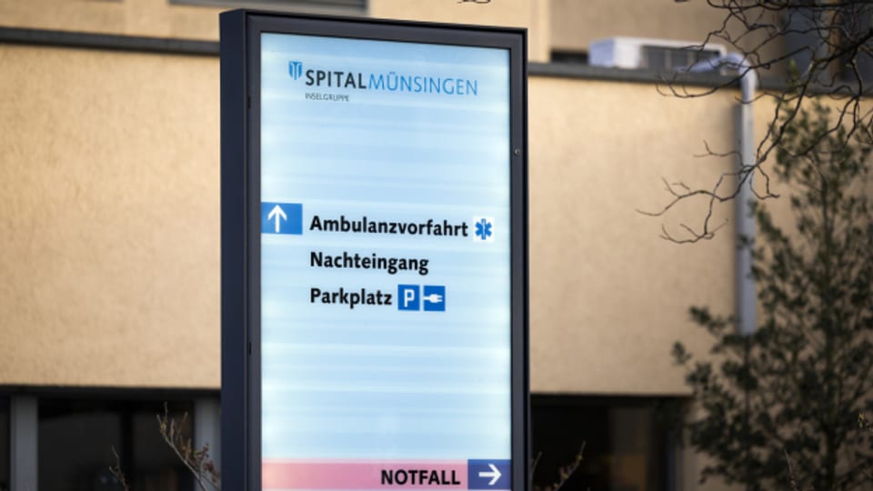 Das Spital Münsingen wurde wegen Unrentabilität geschlossen - einige Ärztinnen und Ärzte wollen es weiterbetreiben.