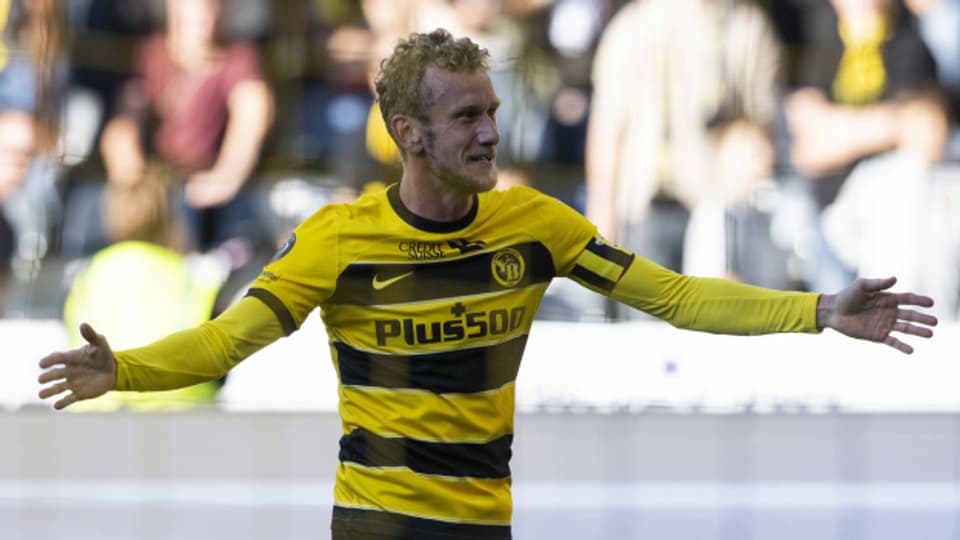 Fabian Lustenberger freut sich über seinen Treffer zum 4-0 im Super League Spiel zwischen den Berner Young Boys und dem FC Lugano