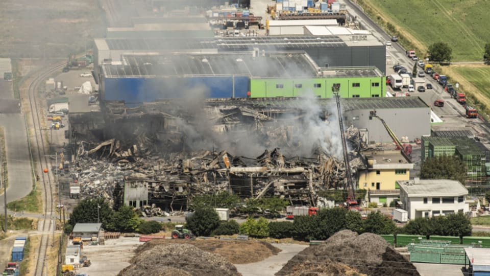 Am 7. Juli 2023 brannte eine Industriehalle in Vétroz VS komplett ab.