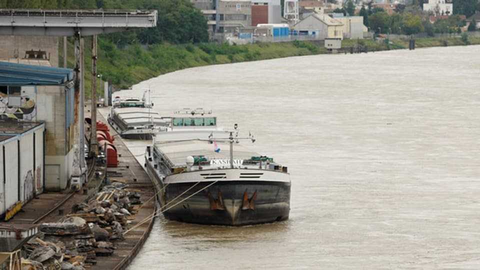 Schifffahrt blockiert - wie hier im Jahre 2008 wegen Hochwasser.