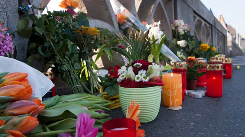 Kerzen erinnerten an das Opfer der Amokfahrt vom März 2012.