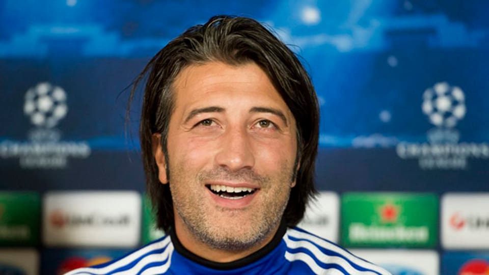 Blick in die Sterne? FCB-Trainer Murat Yakin in Vorfreude auf Chelsea.