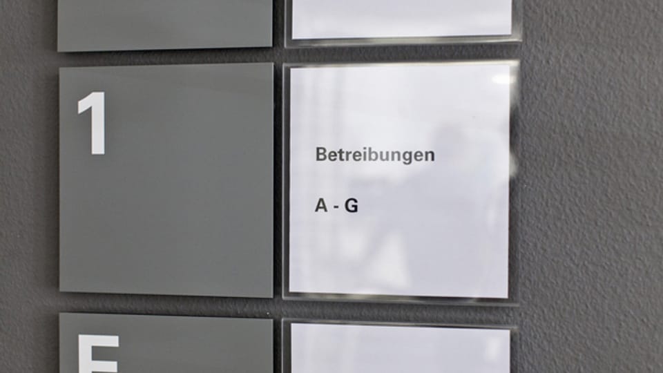 Alleine wegen Steuerschulden erhielten in Basel-Stadt im Jahr 2012 rund 11'000 Personen Post vom Betreibungsamt.