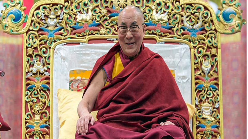 Der Dalai Lama in der St.Jakobshalle in Basel.