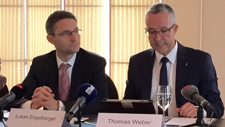  Lukas Engelberger und Thomas Weber wollen bei den Spitälern enger zusammenarbeiten.