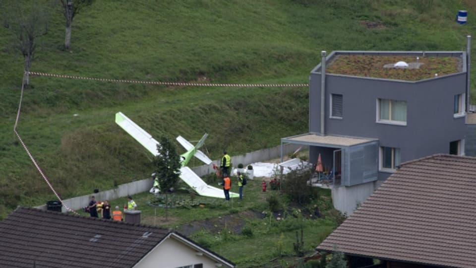 Bei dem Unfall im August 2015 kam der Pilot eines Flugzeugs ums Leben. Die Dorfbewohner hatten Glück im Unglück