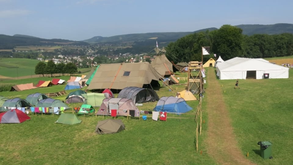 Mit Verspätung doch noch ins Lager: Die Zeltstadt in Brisl ach