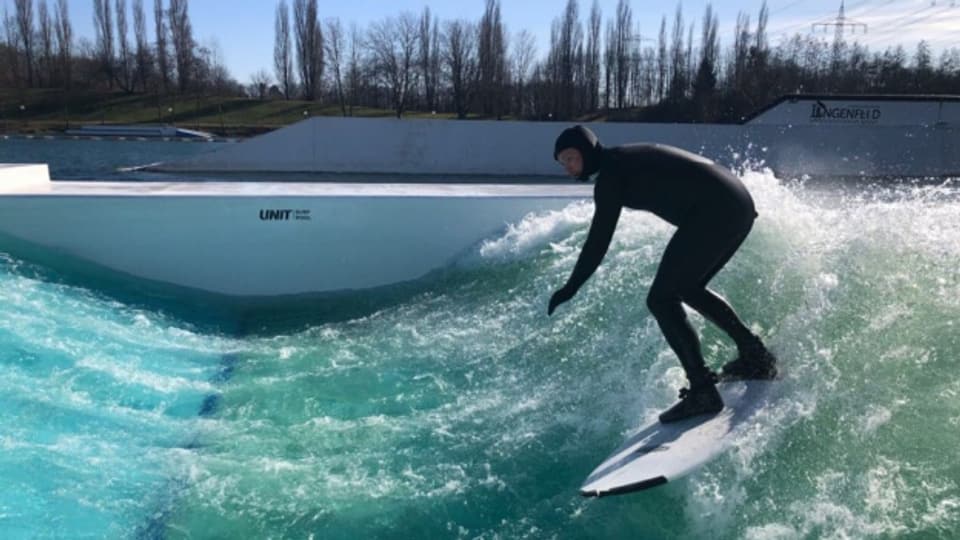 Auf dem Rhein sollen Surfer schon bald ihren Sport zelebrieren können