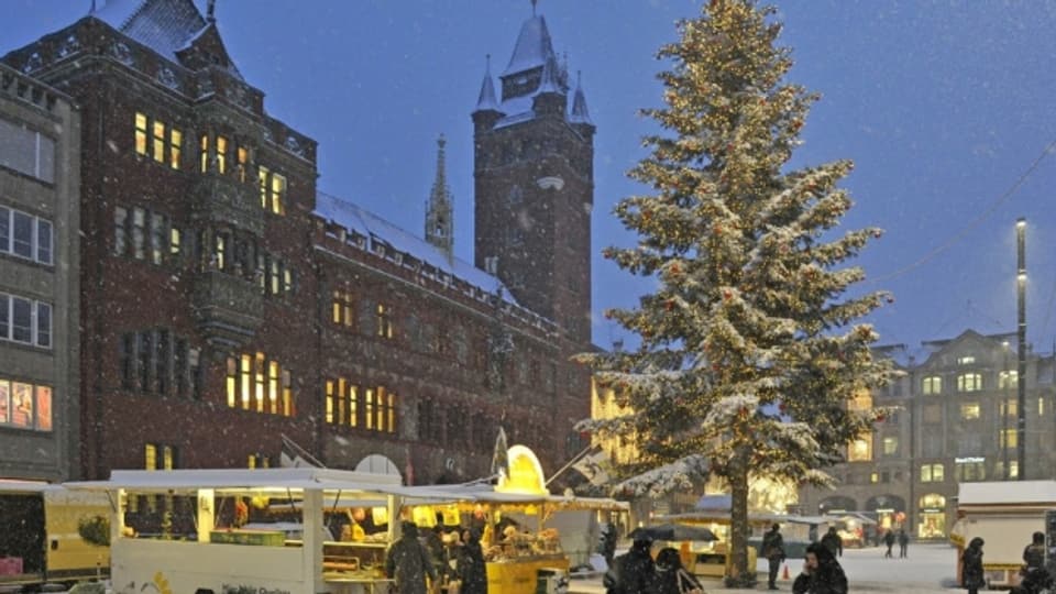 Weihnachtsbäume bald nur noch in der Basler Innenstadt?