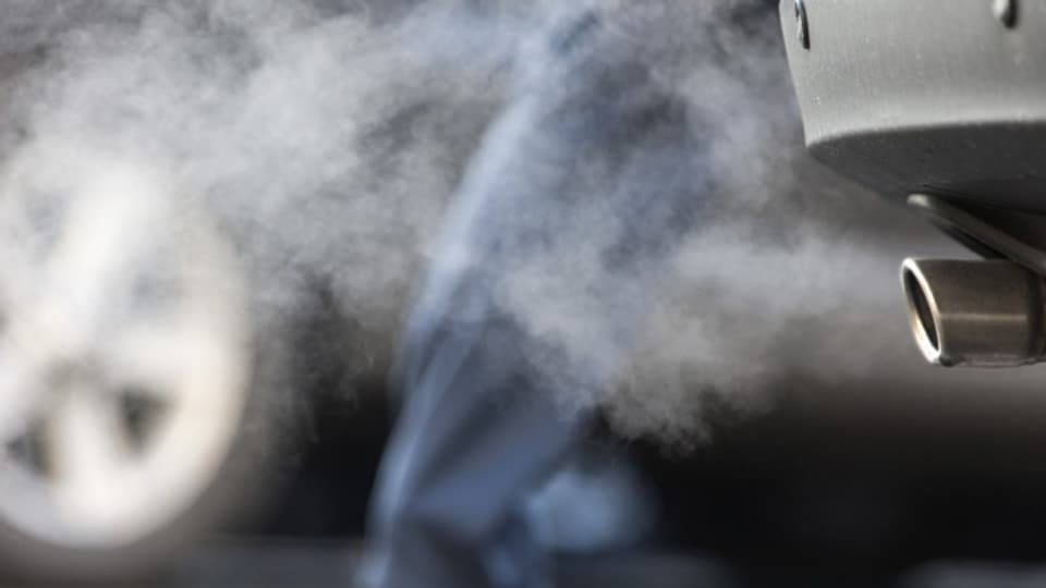 Wegen der Hitze bildet sich vermehrt Ozon aus den Autoabgasen.