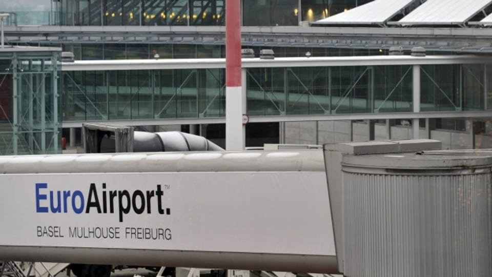 Eine Zugverbindung zum Euroairport Basel-Mulhouse kommt nicht überall gut an.