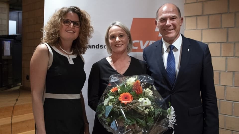 Elisaneth Schneider-Schneiter mit Parteipräsidentin und Regierungsrat